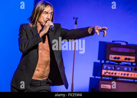 Detroit, Michigan, USA. Apr 7, 2016. IGGY POP sur la scène pop Post sa dépression Tour à l'Fox Theatre de Detroit, MI le 7 avril 2016 © Marc Nader/ZUMA/Alamy Fil Live News Banque D'Images