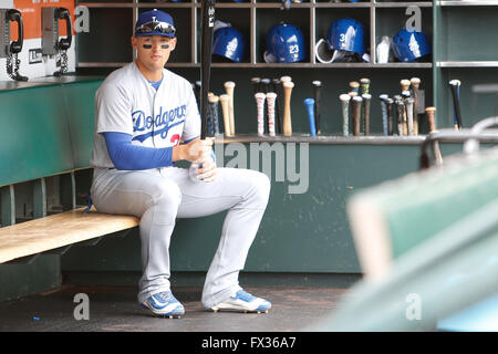 10 avril 2016, San Francisco, CA, USA ; centre des Dodgers de Los Angeles, fielder Trayce Thompson (21) se prépare pour le match entre les Giants de San Francisco et Les Dodgers de Los Angeles à AT&T Park. Crédit obligatoire : Stan Szeto/CSM Banque D'Images