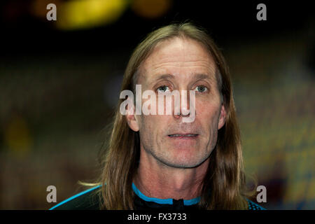 Malmö, Suède, le 10 avril 2016. L'entraîneur en chef suédois, Staffan Olsson, photographié au cours de l'IHF 2016 Tournoi de Qualification Olympique hommes entre l'Espagne et la Suède à Malmö Arena Crédit : OJPHOTOS/Alamy Live News Banque D'Images