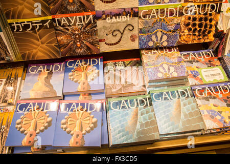 Livres à cadeaux à Antoni Gaudi Casa Batllo chambre le long du Passeig de Gracia Barcelona,boulevard,Catalogne, Espagne, Europe. Banque D'Images