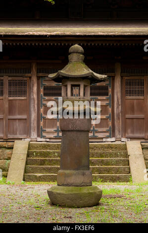 En lanterne jardin japonais Sankei-en, Yokohama, Japon Banque D'Images