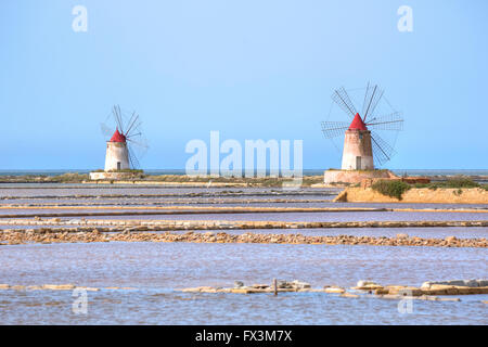 Moulins à sel, Marsala, Mozia, Sicile, Italie Banque D'Images