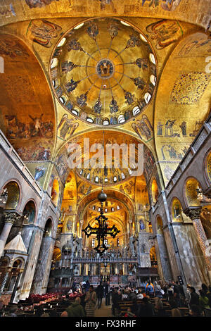 Mosaïques à l'intérieur de l'étonnante Basilique San Marco (Place Saint Marc), Venise, Vénétie, Italie Banque D'Images