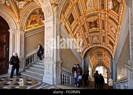 La Scala d'Oro ('escalier d'or') dans le Palais des Doges, Venise, Vénétie, Italie. Banque D'Images