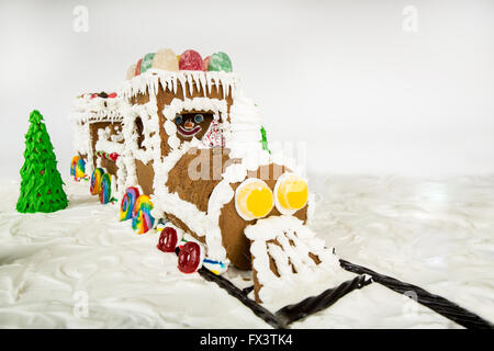 Santa's maison gingerbread train Banque D'Images