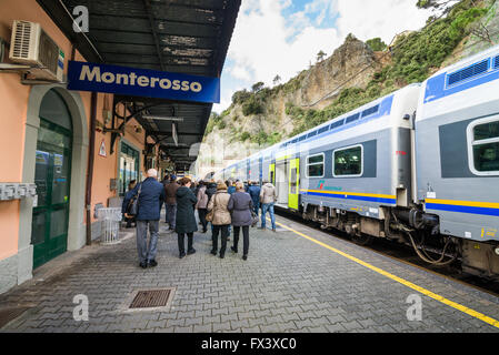 Gare à Monterosso al Mare, Cinque Terre, Italie, Europe Banque D'Images