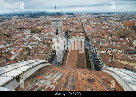 Vue sur Florence depuis le toit de la Duomo, Florence, Italie, Union européenne, Europe Banque D'Images
