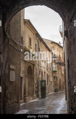 Les rues étroites dans la vieille ville médiévale de Pitigliano - Grosseto, Italie, Europe Banque D'Images