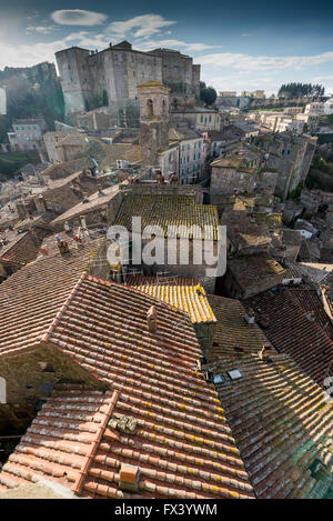 Vue de la vieille ville de Sorano au printemps en Toscane, Italie Banque D'Images