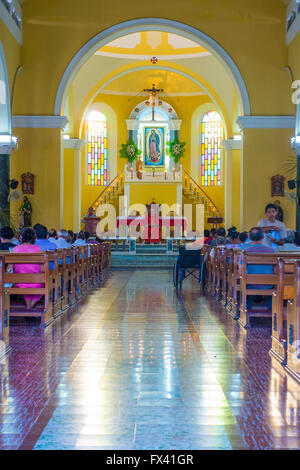 L'intérieur de l'église de La Merced à Granada Nicaragua Banque D'Images