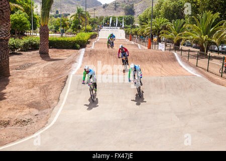 Dans une compétition de BMX Banque D'Images