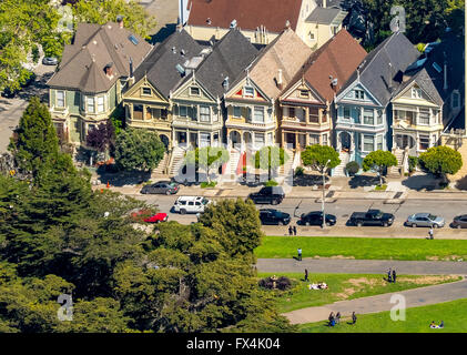 Vue aérienne, Painted Ladies Steiner Street, maisons victoriennes, San Francisco, Bay Area, États-Unis d'Amérique, Californie, USA Banque D'Images