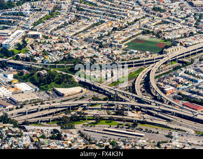 Vue aérienne, l'interchange interchange Autoroute 101, Bayshore Freeway et Freeway 92, San Francisco, Bay Area, United States Banque D'Images