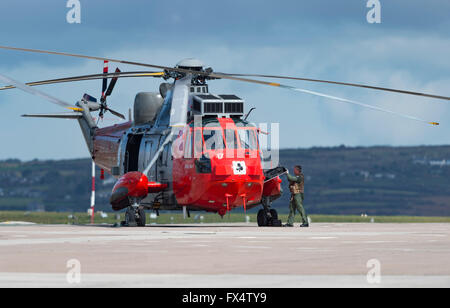 Trois opérations de recherche et de sauvetage des hélicoptères Sea King MK5 prennent leur retraite à partir de la Marine royale Service Banque D'Images