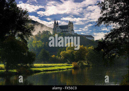 Obernhof Kloster Arnstein im Herbst - Abbaye Obernhof Arnstein en automne Banque D'Images