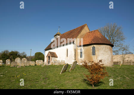 Eglise St Mary à Upwaltham West Sussex. Une église anglaise du 12ème siècle situé dans un emplacement rural. Banque D'Images