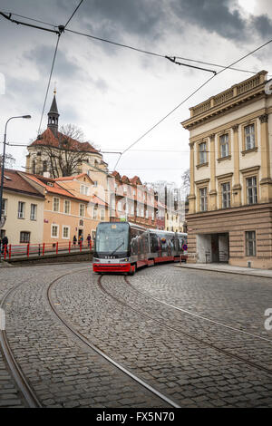 Maisons Renaissance, colorés, Pohorelec le long du chemin du château de Prague, le fond est monastère Strahovsky, République Tchèque Banque D'Images