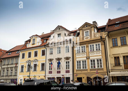 Maisons Renaissance, colorés, Pohorelec le long du chemin du château de Prague. République tchèque Banque D'Images