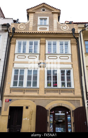 Maisons Renaissance, colorés, Pohorelec le long du chemin du château de Prague. République tchèque Banque D'Images