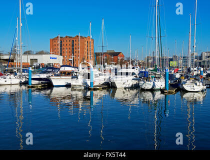 La marina, Kingston Upon Hull, Humberside, East Yorkshire, England UK Banque D'Images