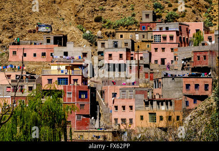 Le village de Setti-Fatma au pied des montagnes de l'Atlas dans la vallée de l'Ourika, Maroc, Afrique du Nord Banque D'Images