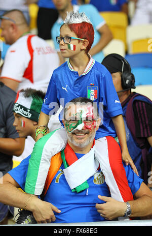 Kiev, UKRAINE - Juillet 1, 2012 : l'équipe d'Italie partisans montrer leur soutien pendant l'UEFA EURO 2012 fina Championnat Banque D'Images