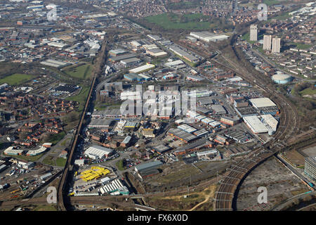 Vue aérienne de zones industrielles dans l'ouest de Londres, y compris le parc industriel de Yorkdale, la route, Holbeck Lane etc, UK Banque D'Images