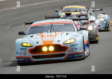 Aston Martin V8 Vantage Aston Martin Racing, UK, avec les pilotes Marco Sørensen, DNK, Nicki Thiim, DNK, et Christoffer Nygaard Banque D'Images