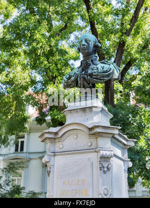 L'empereur Joseph II buste en bronze en individuel, Graz, Autriche. Il était l'empereur et gouverneur de la terres des Habsbourg jusqu'en 1790. Banque D'Images