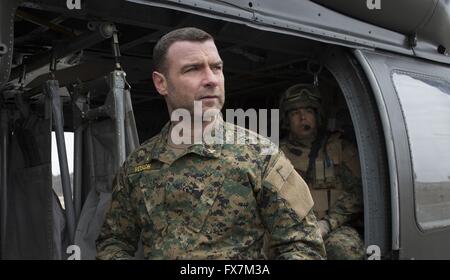 La 5ème Vague Année : 2016 USA Réalisation : J Blakeson Liev Schreiber Banque D'Images