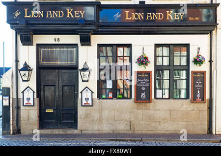 Le lion et les pub, High Street, Kingston Upon Hull, Humberside, East Yorkshire, England UK Banque D'Images