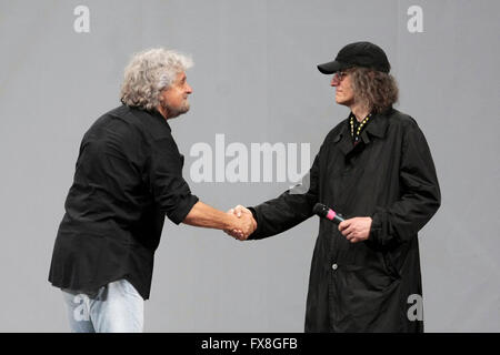 Beppe Grillo e Gianroberto Casaleggio Roma 23e 2014 Clôture de la campagne politique de m5s, le mouvement 5 étoiles Banque D'Images