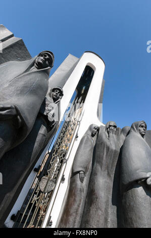 Le monument commémoratif de guerre afghans sur l'Île des larmes à Minsk, Bélarus se souvient de soldats qui sont morts dans l'URSS 9 ans de guerre en Afg Banque D'Images