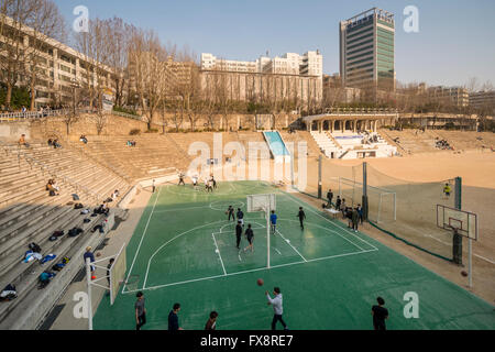 Campus de l'Université Hongik, Séoul, Corée Photo Stock Alamy