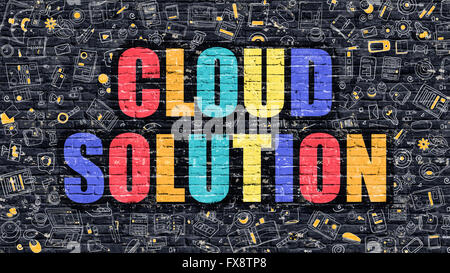 Solution en nuage sombre sur le mur de briques. Banque D'Images