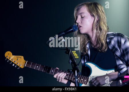 Milan Italie. 12 avril 2016. Le groupe de pop indie Anglais LA MAISON JAPONAISE effectue sur scène à fabrique de l'ouverture du spectacle du crédit 1975 : Rodolfo Sassano/Alamy Live News Banque D'Images