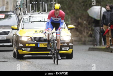 Eibar, Espagne, le 9 avril, 2016 Wilco Kelderman pendant le contre-la-montre contre Eibar - Andrézieux-bouthéon du Tour du Pays Basque Banque D'Images