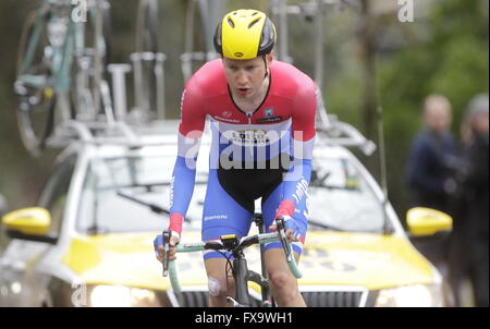 Eibar, Espagne, le 9 avril, 2016 Wilco Kelderman pendant le contre-la-montre contre Eibar - Andrézieux-bouthéon du Tour du Pays Basque Banque D'Images