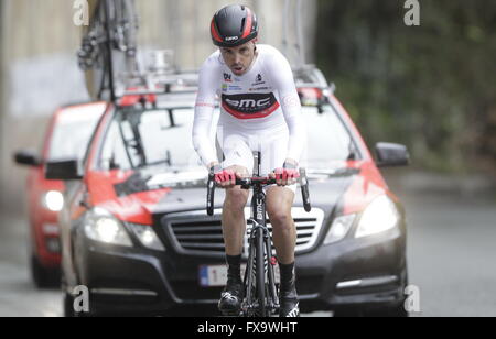 Eibar, Espagne, le 9 avril 2016 Samuel Sanchez au cours du temps, procès contre Eibar - Andrézieux-bouthéon du Tour du Pays Basque Banque D'Images