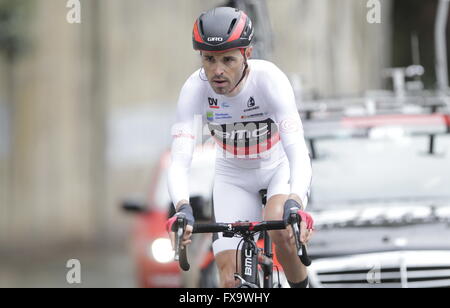 Eibar, Espagne, le 9 avril 2016 Samuel Sanchez au cours du temps, procès contre Eibar - Andrézieux-bouthéon du Tour du Pays Basque Banque D'Images