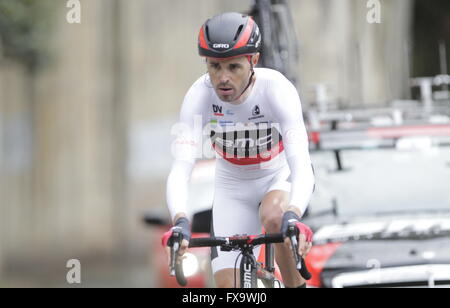 Eibar, Espagne, le 9 avril 2016 Samuel Sanchez au cours du temps, procès contre Eibar - Andrézieux-bouthéon du Tour du Pays Basque Banque D'Images