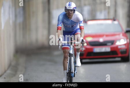 Eibar, Espagne, le 9 avril 2016 Thibault Pinot au cours du temps, procès contre Eibar - Andrézieux-bouthéon du Tour du Pays Basque Banque D'Images