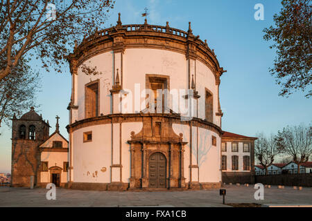 Coucher de soleil au monastère Serra do Pilar à Porto, Portugal. Banque D'Images