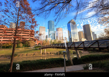 Belle vue sur le centre-ville de Houston en une journée ensoleillée. Houston est la ville la plus populeuse au Texas. Banque D'Images