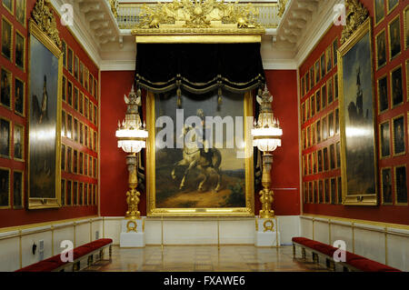 Le Musée de l'Ermitage. Compte tenu de la guerre de 1812 de la galerie. Créé par Carlo Rossi en 1826 en commémoration d'armes russes dans les guerres napoléoniennes. Saint Petersburg. La Russie. Banque D'Images