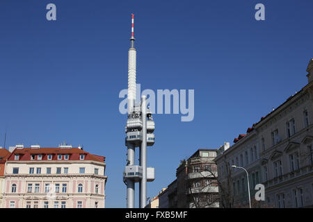 Tour de télévision de Zizkov à Prague Banque D'Images