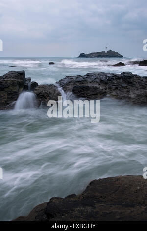 Une vue de Godrevy Lighthouse à Cornwall. Banque D'Images