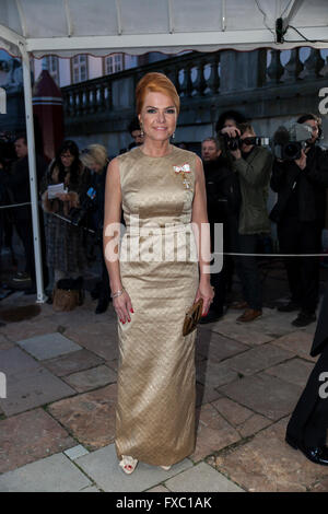 Fredensborg, Danemark, 13 avril 2016. Ministre de l'intégration et de l'habitation, Inger STOEJBERG, arrive au Palais de Fredensborg royal, où la Reine Margrethe danois accueillir un banquet d'État à l'occasion du président mexicain, Enrique Peña Nieto, deux jours Visite d'État au Danemark. La visite a commencé aujourd'hui mercredi et suit la visite de la reine du Danemark au Mexique en 2008 et la visite du Prince de la Couronne en 2013. Credit : OJPHOTOS/Alamy Live News Banque D'Images