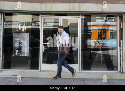 Los Angeles, Californie, USA. Mar 15, 2016. Chêne au 910 South Broadway dans le centre-ville de Los Angeles. © Ringo Chiu/ZUMA/Alamy Fil Live News Banque D'Images