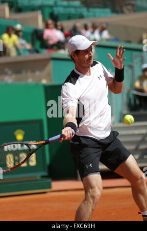 Monte Carlo. 14 avr, 2016. Monte Carlo Rolex Masters Tennis : Andy Murray en action contre Benoit Paire au Monte-Carlo Country Club. Crédit : Michael Cullen/ZUMA/Alamy Fil Live News Banque D'Images